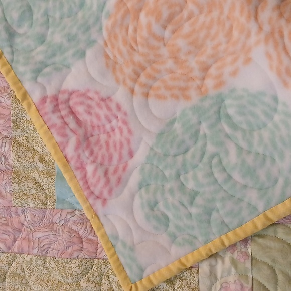 Patchwork Quilt Pastels - Picture 13 of 14